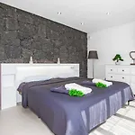 Anyaval Villa *