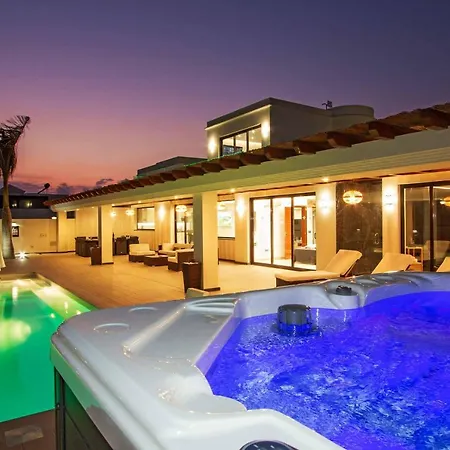 Villa Anyaval *