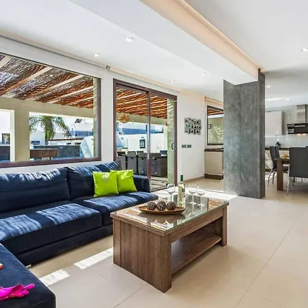 Anyaval Villa *