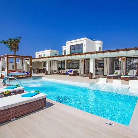 Villa Anyaval *
